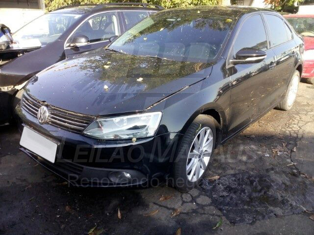 LOTE 015 - Volkswagen Jetta 2.0 Trendline 2016