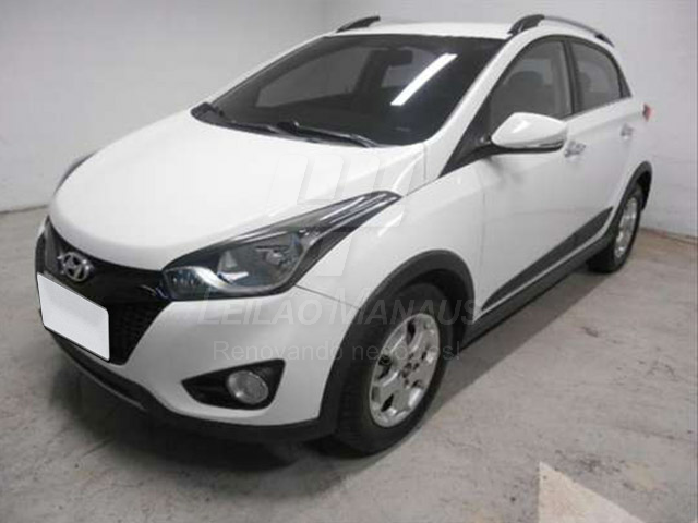 LOTE 028 - Hyundai HB20X Premium 1.6 (Aut) 2015