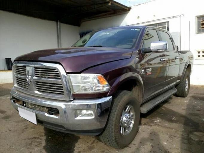 LOTE 014 Dodge Ram 2500 QC 5.9