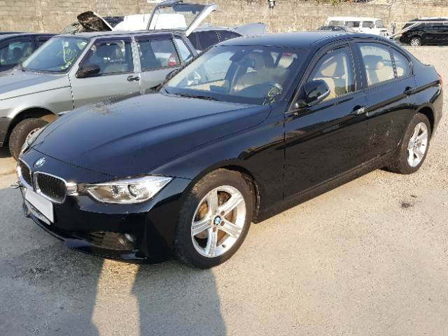 LOTE 036 BMW 320i Sport ActiveFlex