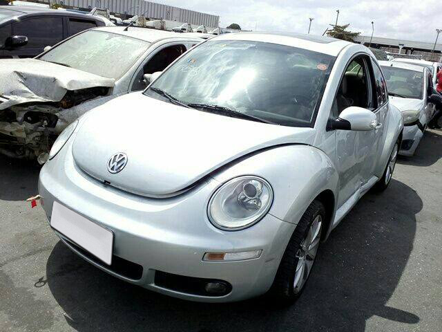 LOTE 081 Volkswagen New Beetle 2.0