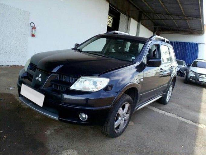 LOTE 084 MITSUBISHI AIRTREK