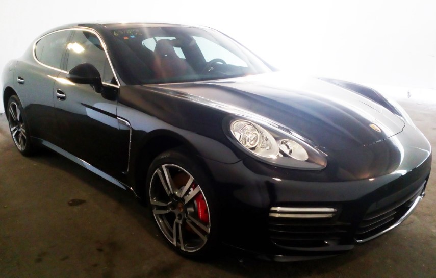 LOTE 087 PORSCHE PANAMERA 4.8 TURBO 4WD