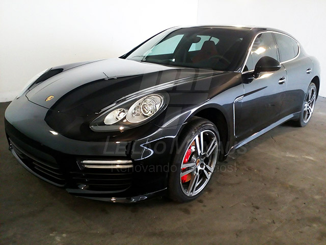 LOTE 027 - Porsche Panamera 4.8 Turbo 4WD 2011