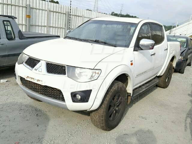 LOTE 025 - Mitsubishi L 200 Triton HPE 4x4 3.5 V6 55.000