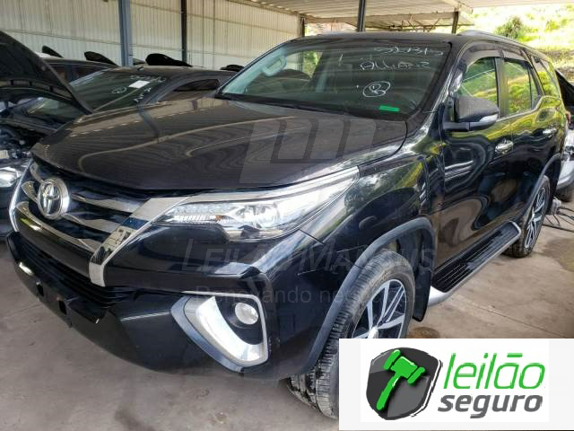 013 - HILUX SW4 SRX 2.8 D-4D TURBO