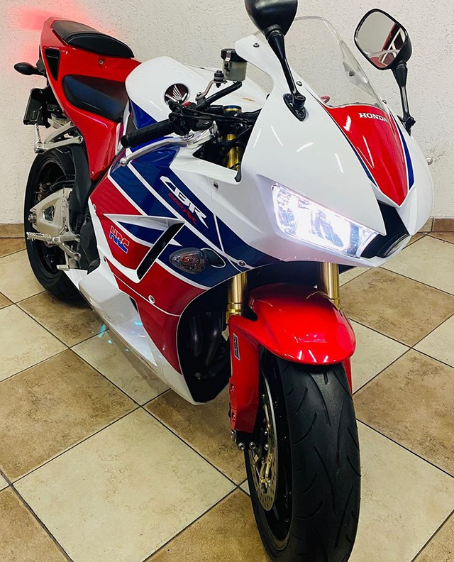 LOTE 301 - Honda CBR 600RR