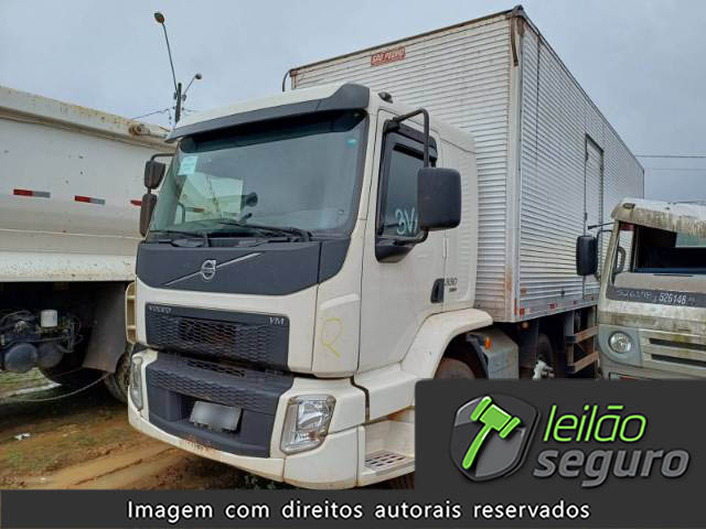 LOTE 017 VOLVO VM 2022 