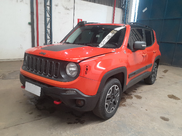 LOTE 062 JEEP RENEGADE THAWK AT D