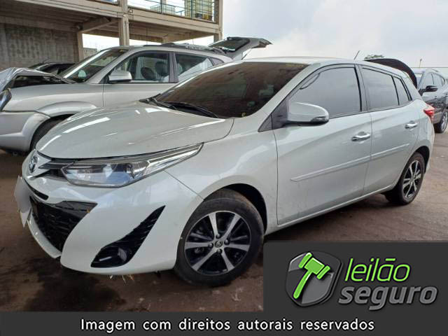 LOTE 046 TOYOTA YARIS 